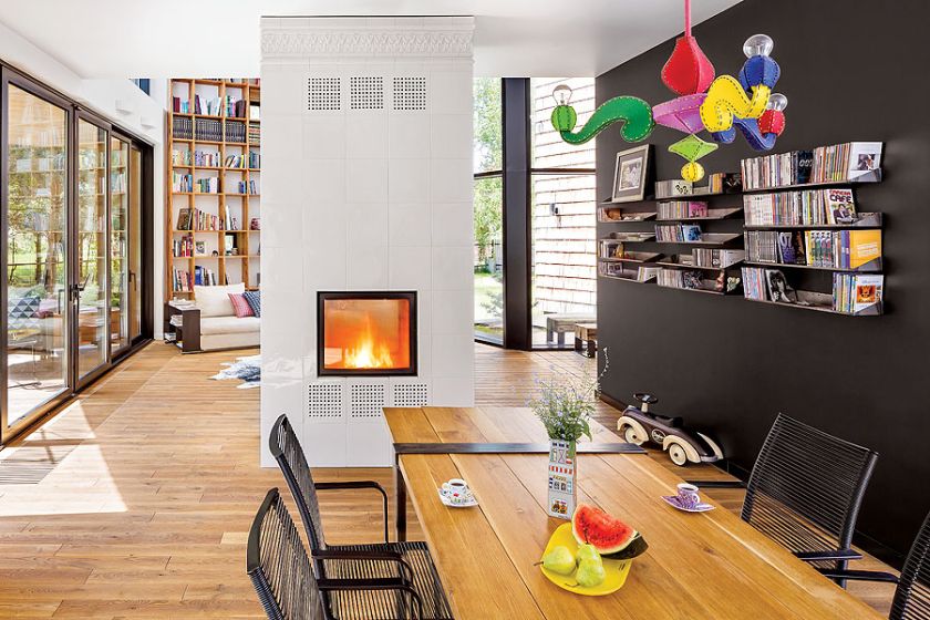 Nawet ci, którym nie podobają się nowoczesne wnętrza, przystają na jego widok i mówią: Ale piec to macie piękny! .