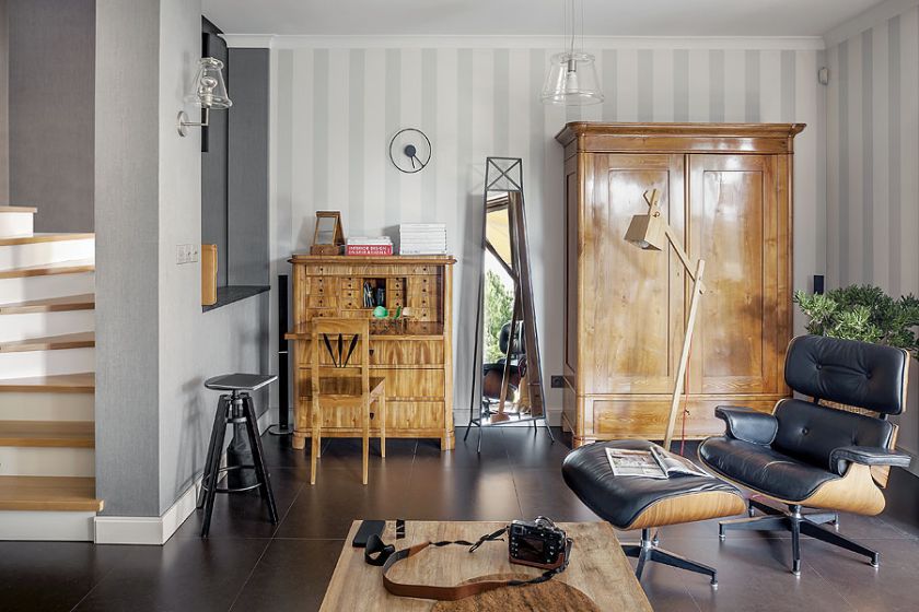 Obok szaf z 1870 roku. Dom urządzony klasykami