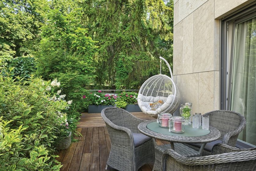 aranżacje ogrodu ze skarpą