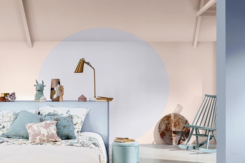 pastelowe ściany w sypialni