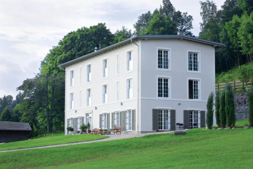 Pensjonat otoczony zielenią. Dom gościnny