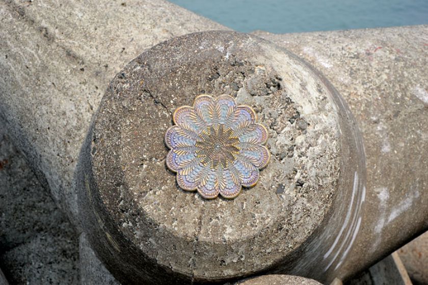 NeSpoon stara się dopasować prace do krajobrazu.