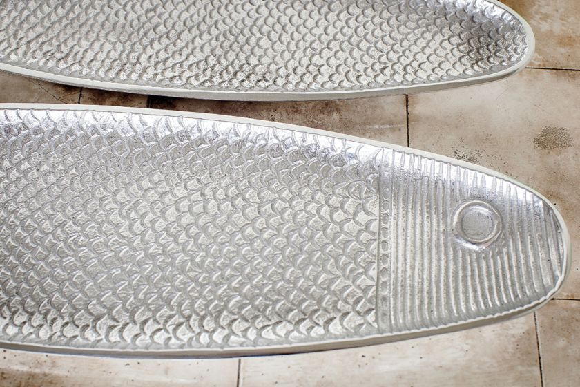 Projekt Paoli Navone – talerze Fish Fish, serax.com