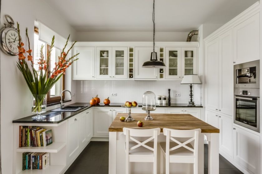 Nowoczesna kuchnia nawiązującej do stylu prowansalskiego
