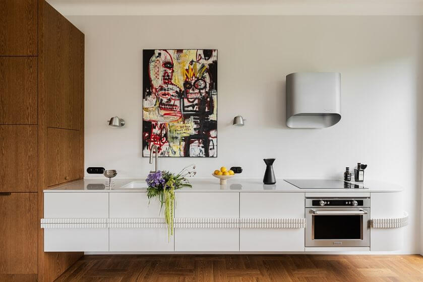 nowoczesna kuchnia w mieszkaniu w kamienicy