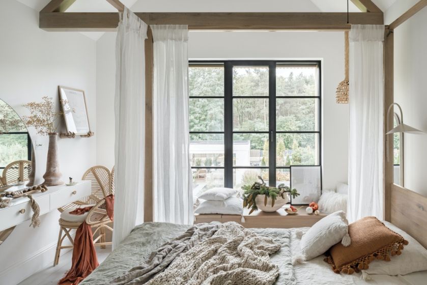 przytulna sypialnia w stylu modern farmhouse