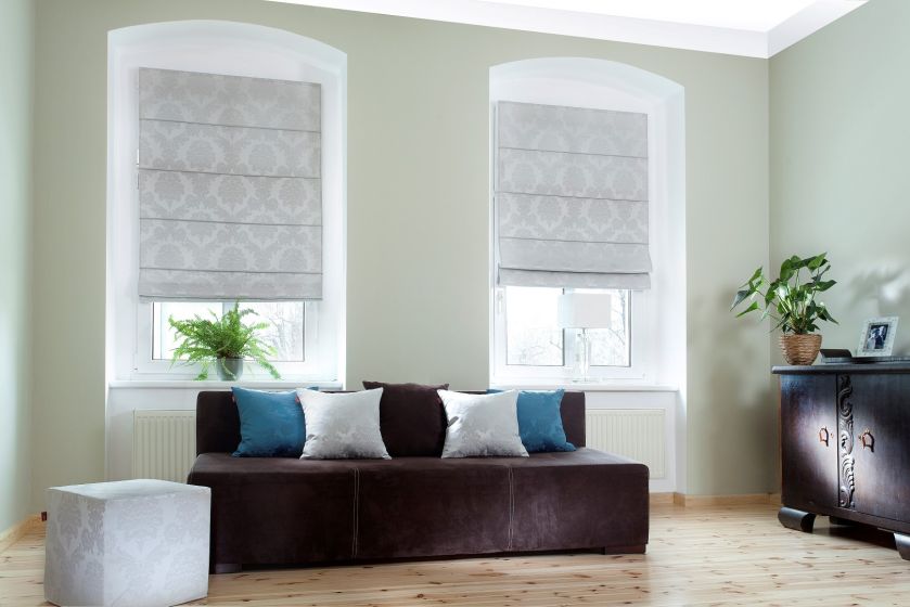 Rolety rzymskie: dekoracje okien nr 1 w Polsce – jak wybrać?