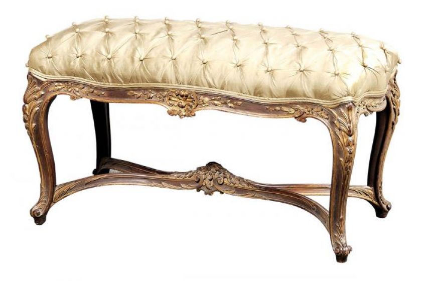 Rzeźbiona ławka z jedwabnym siedziskiem w stylu Ludwika XV, XIX w.