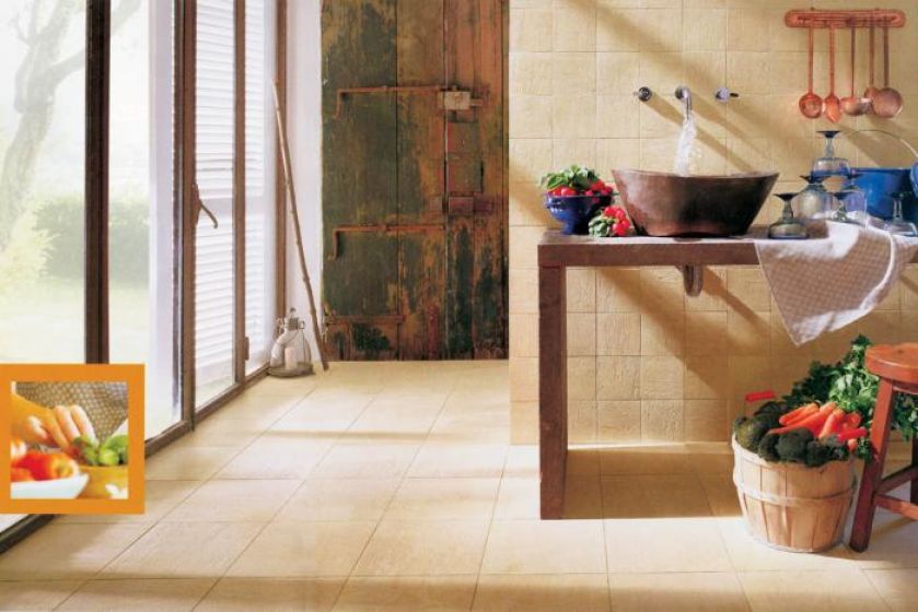 Ściana i podłoga zostały wyłożone trawertynem włoskiej firmy Arkim. Do wyboru różne faktury i kolory. GALERIE VENIS