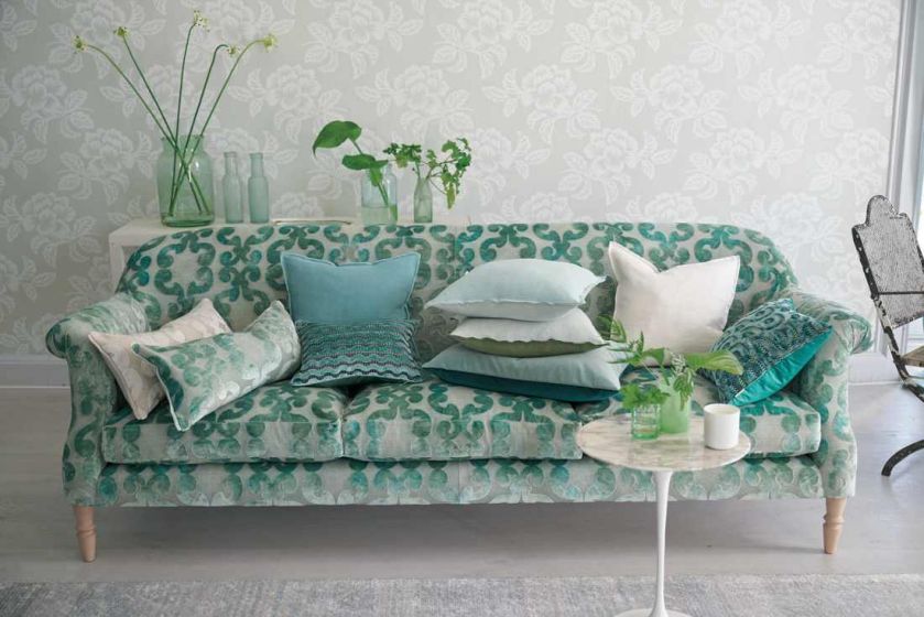 kolorowa sofa do salonu