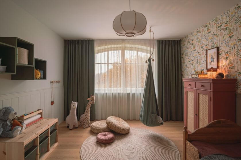 pokój dziecięcy dla dziewczynki w domu na warmińskiej wsi