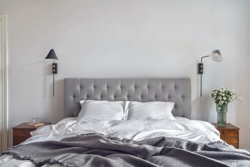 sypialnia w modernistycznej kamienicy