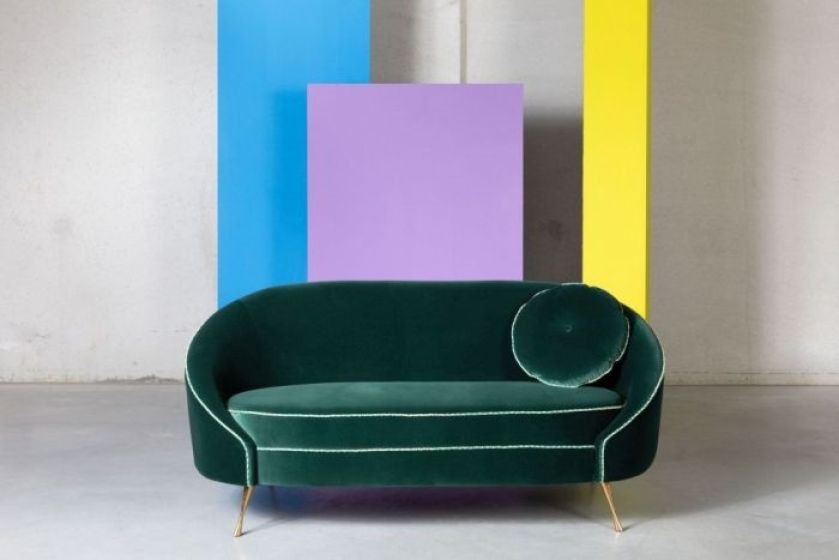 ciemnozielona sofa
