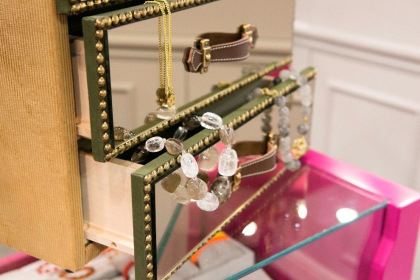 Fantazyjne szkatułki na biżuterię