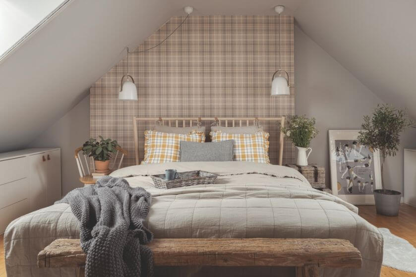 tapeta w kratę w sypialni