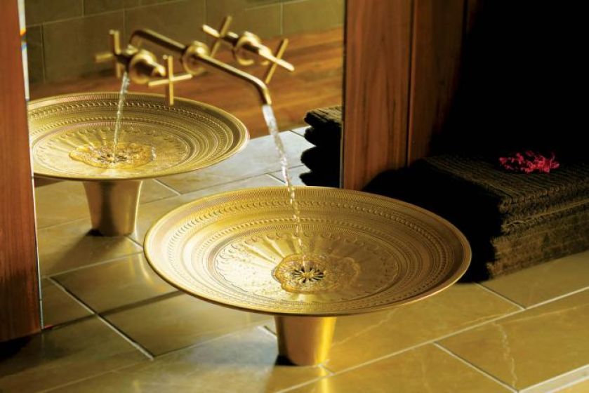 Umywalka Kamala zrobiona jest z brązu. Średnica - 50 cm. Cena - 14 500 zł. KOHLER