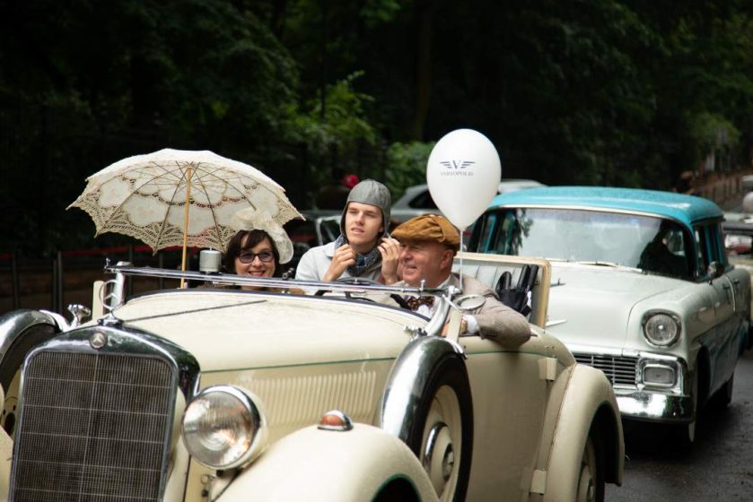 Varsopolis to święto dla entuzjastów historycznej motoryzacji i wyrafinowanego stylu. To połączenie najpiękniejszych