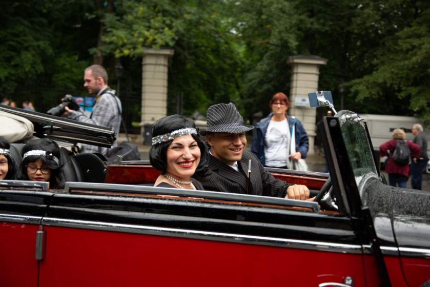 Varsopolis to święto dla entuzjastów historycznej motoryzacji i wyrafinowanego stylu. To połączenie najpiękniejszych