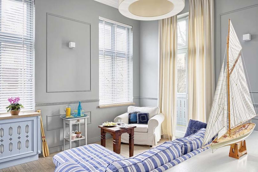 W tym niedużym wnętrzu wykorzystano każdy centymetr. Zmieściła się kuchnia, jadalnia, salonik i sypialnia.