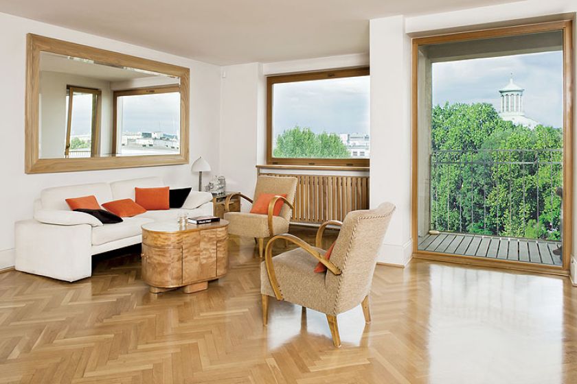 Wszystkie nadproża okien i drzwi zostały podwyższone i ustawione na jednej – możliwie najwyższej – wysokości.