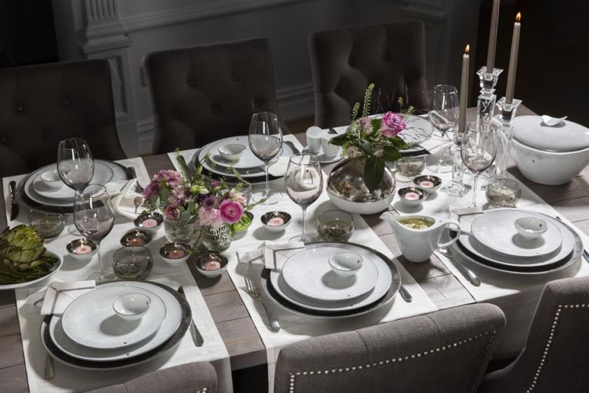 Francuskie koronki na porcelanie