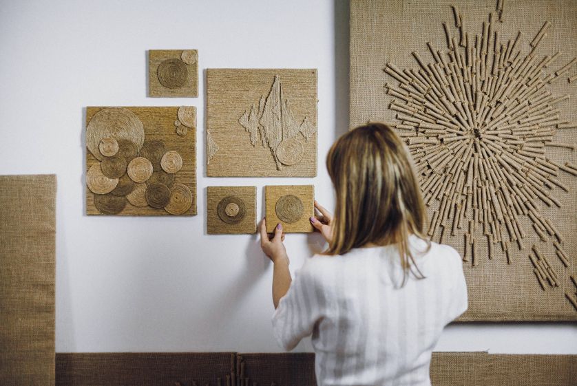 obrazy ozdoby z juty na ścianę