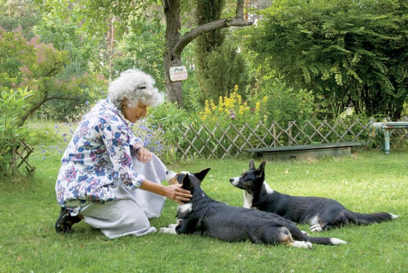 Artystka z psami. Fantazje o szczęściu