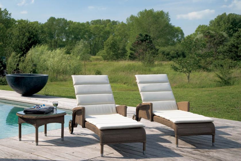 Leżaki Deauville kupimy za 4532 zł/szt. DECOLOR