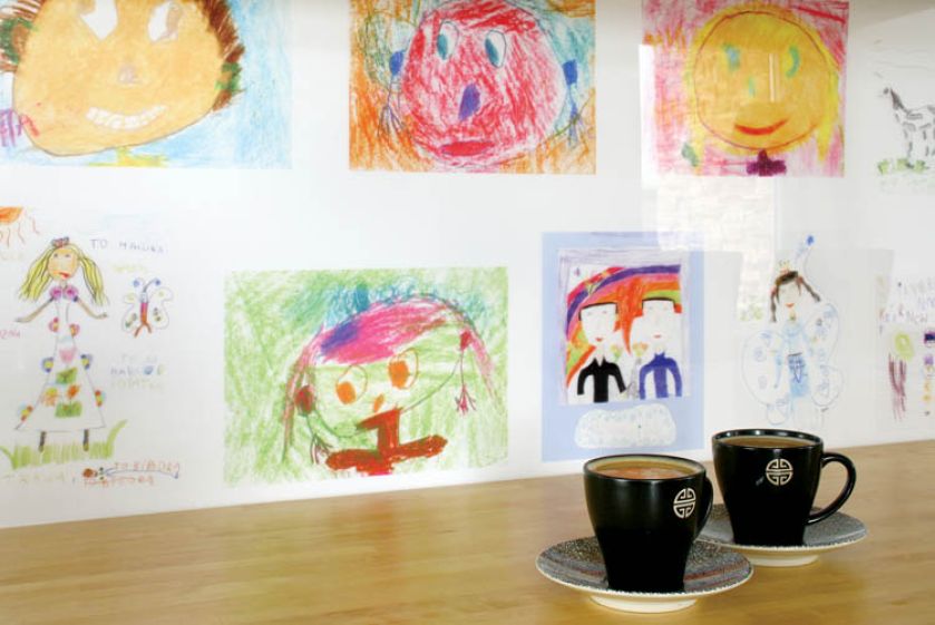 Meble schodzą u Magdy na drugi plan – w jej domu mają nie przeszkadzać rodzinnej twórczości.