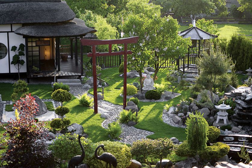 Ogród japoński - pomysł nie jest dla narwańców. Potrzeba mnóstwo cierpliwości, by rzecz doprowadzić do końca.