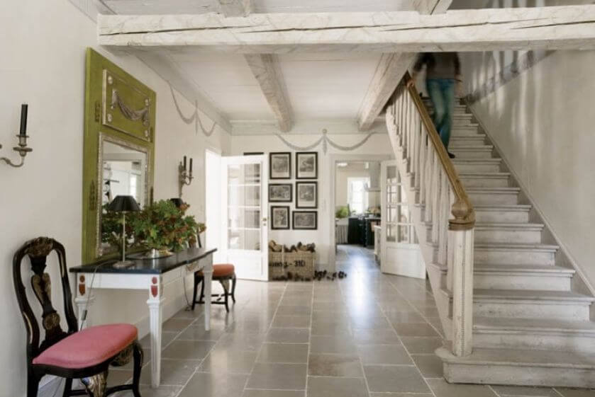 Hol wiejskiej posiadłości