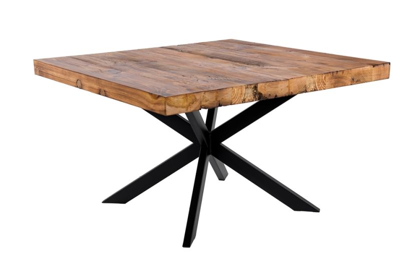 stół ze starego drewna