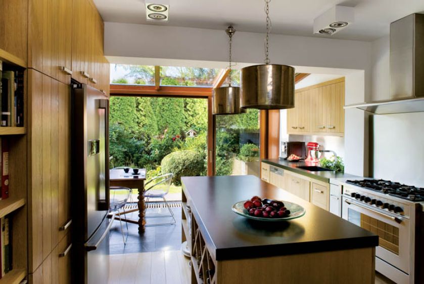 Szafki kuchenne wykonał zaufany stolarz Marcin Mandes.