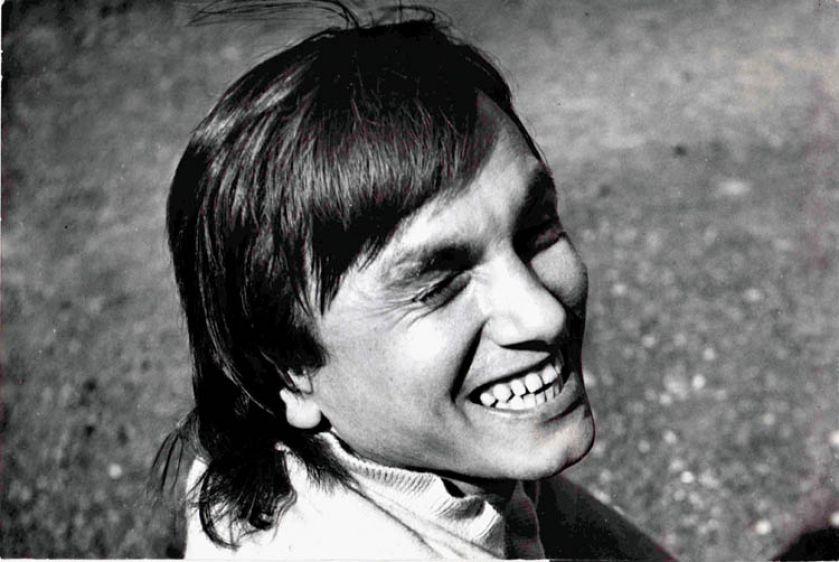 Życiorys artysty, który nazywany był też łobuzem, alkoholikiem i myślicielem.