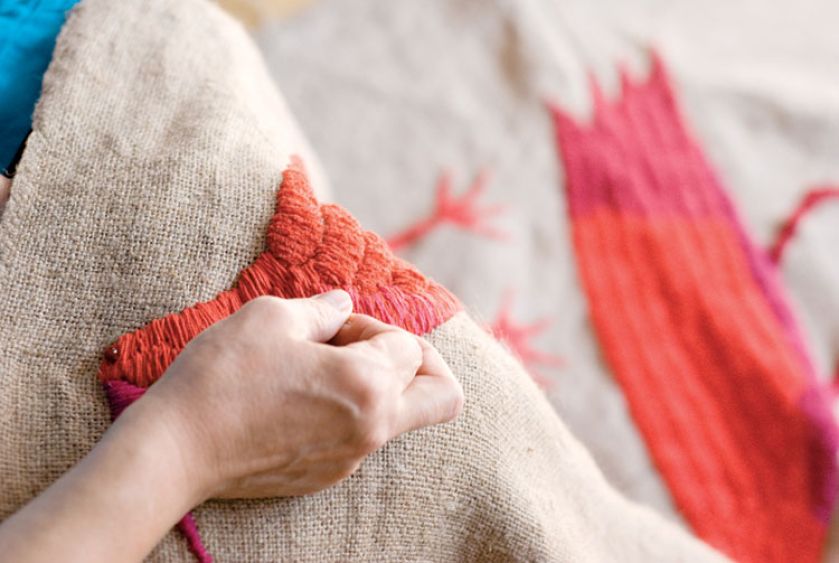 Tak powstają hafty Katarzyny Markiewicz.