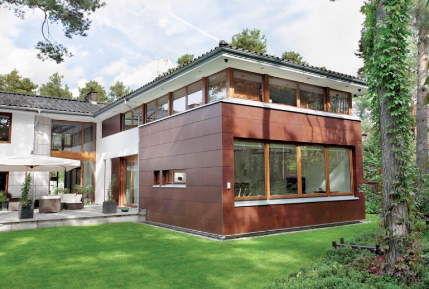 Modernistyczna willa w lesie