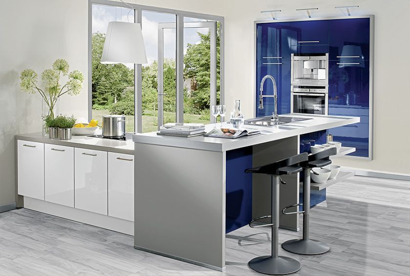 Z połyskującym lakierem, cena – ok. 19 000 zł, BAUFORMAT