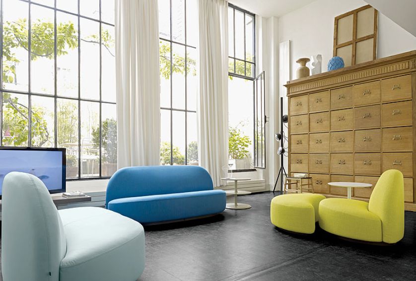 Projekt: Pierre Paulin, autor mebli do Pałacu Elizejskiego. Cena – od 2211 euro. LIGNE ROSET