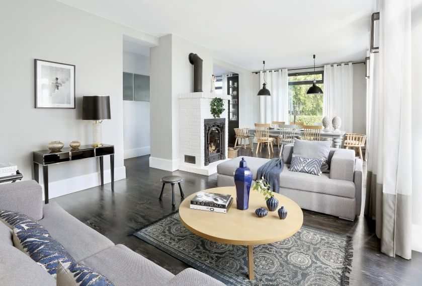 Jak dziś urządzić salon? Klasycznie. Choć wybierana klasyka ma różne oblicza, to zawsze jest lekka