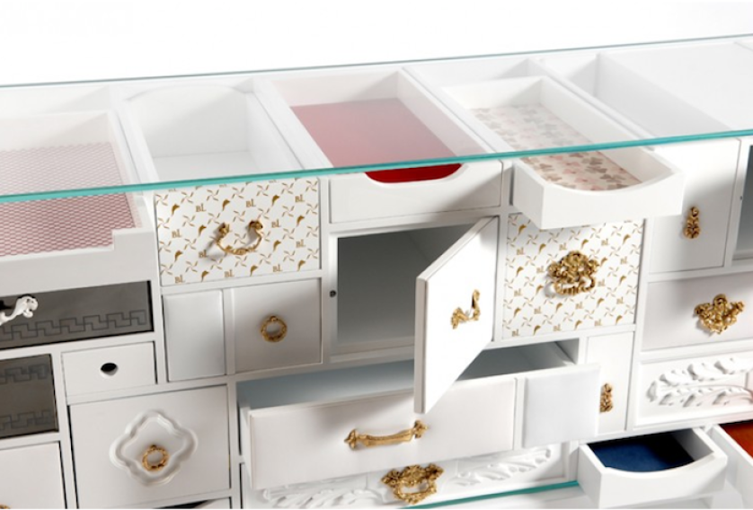 Czy komoda może mieć każdą szufladę inną, niedopasowane uchwyty i mimo to zachwycać swoim wyglądem?