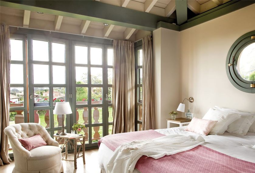 Najlepszy odpoczynek? Przeprowadzka na weekend z dizajnerskiego apartamentu do rustykalnego domu na wsi, z widokiem