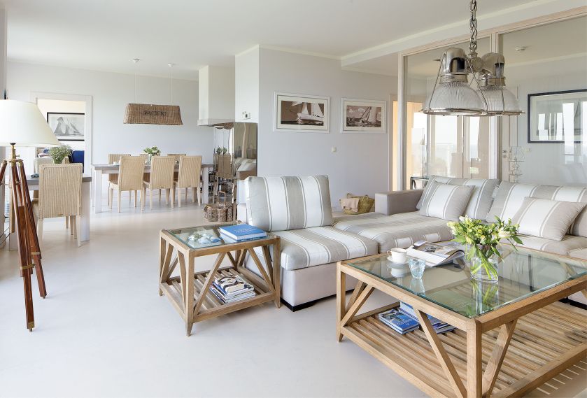 Styl marynistyczny – jak urządzić apartament z widokiem na morze?