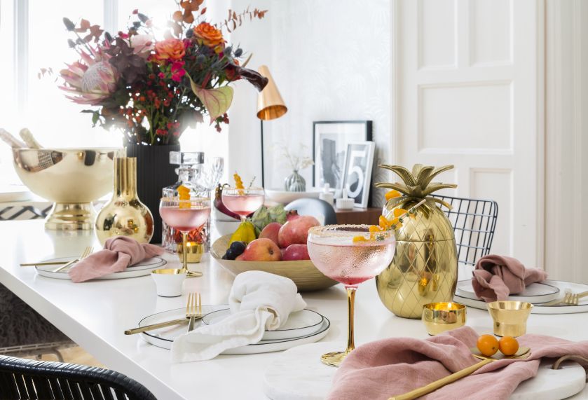 dekoracja stołu na przyjęcie karnawałowe