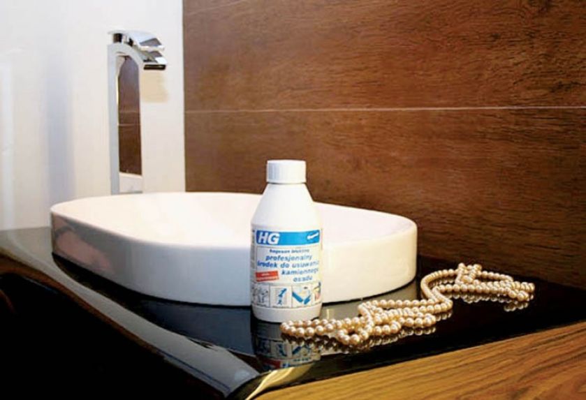 Profesjonalny środek do usuwania kamiennego osadu. Fot. HG/Cermag.