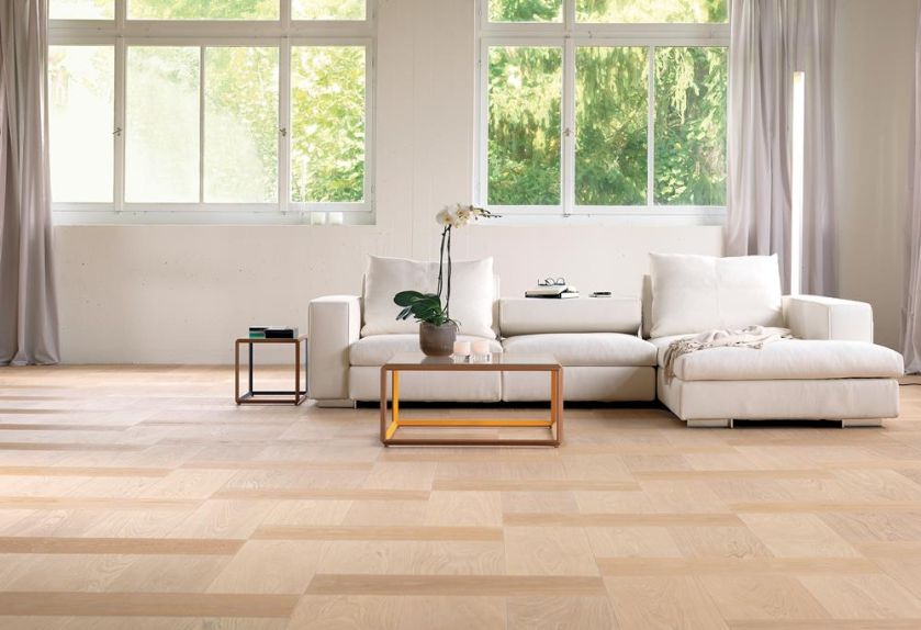 FORMPARK, dąb avorio, parkiet z dwóch rodzajów prostokątnych desek (długość 52 lub 78 cm), które można dowolnie mieszać i