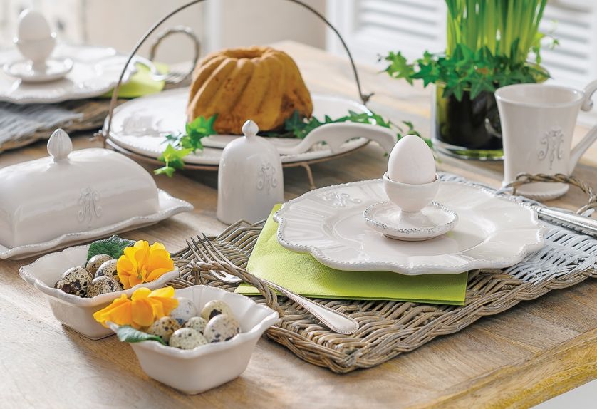 śniadanie wielkanocne dekoracje stołu
