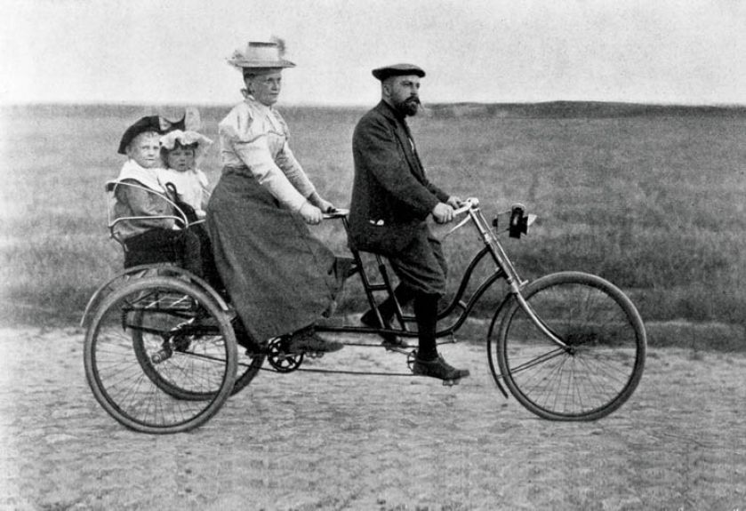 Rodzinny tandem z 1898 r. Fot. Forum