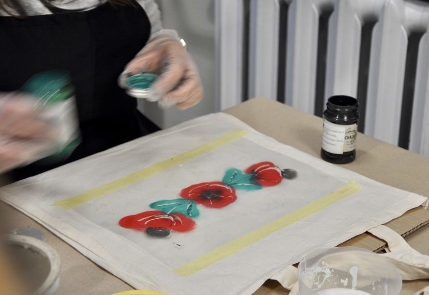 Czytelniczki Werandy na warsztatach malowania