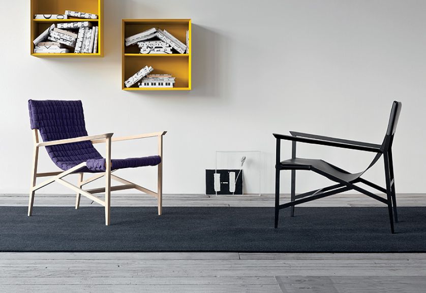 Półki-szafki (Pianca) w matowym lakierze (kolor do wyboru). 1410 i 1820 zł – zależnie od wymiarów. Krzesło Isotta