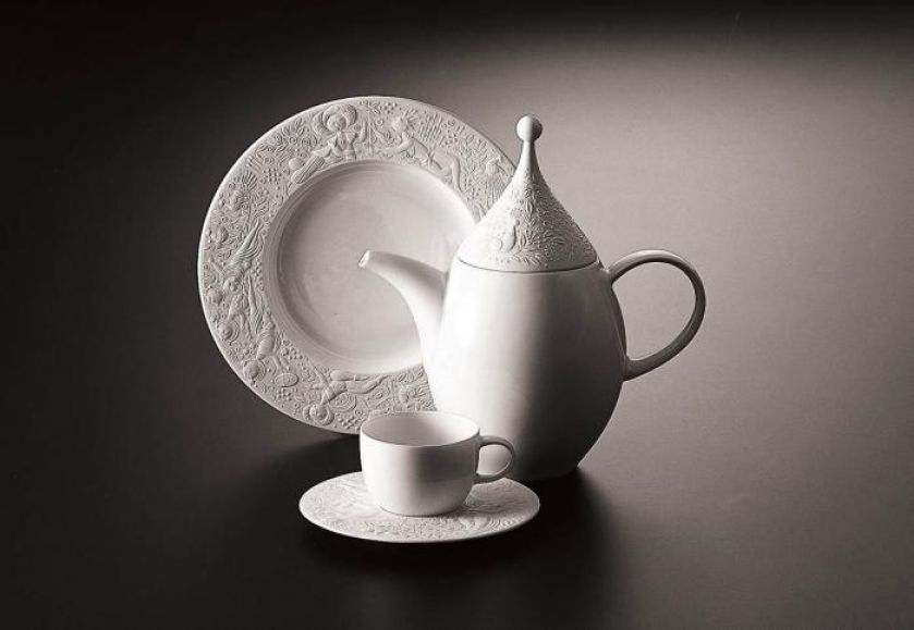 Za dzbanek kawowy zapłacimy 525 zł, filiżankę do kawy - 320 zł, a za talerz deserowy - 420 zł. ROSENTHAL